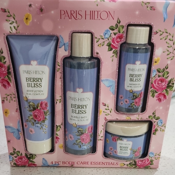 Paris Hilton Other - 💙▪️Paris Hilton ▪️4pc Berry Bliss Body Care Essential Set - Blue